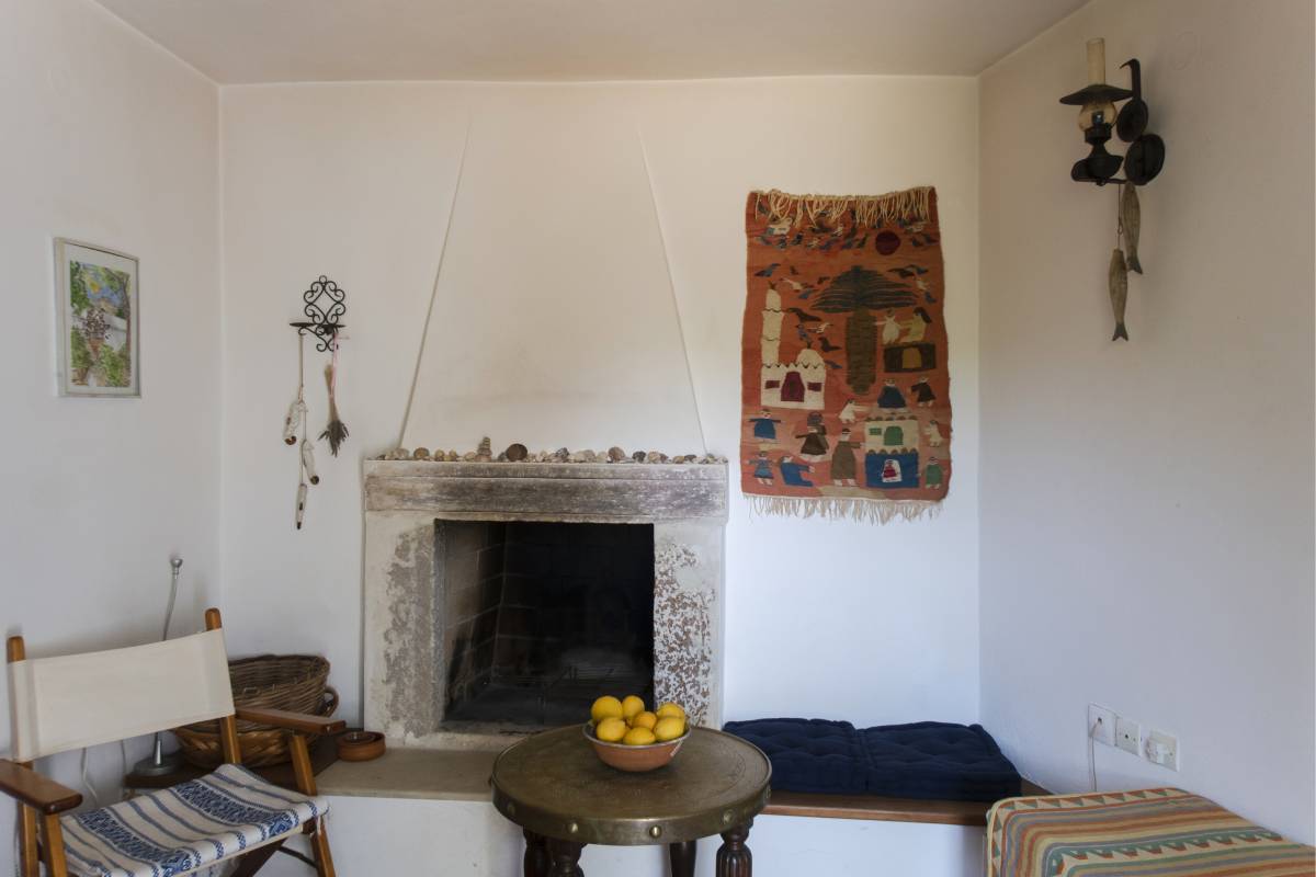 Front view of the fireplace